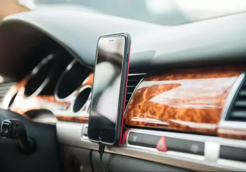 MP's Urge Government To Ban Handsfree Driving